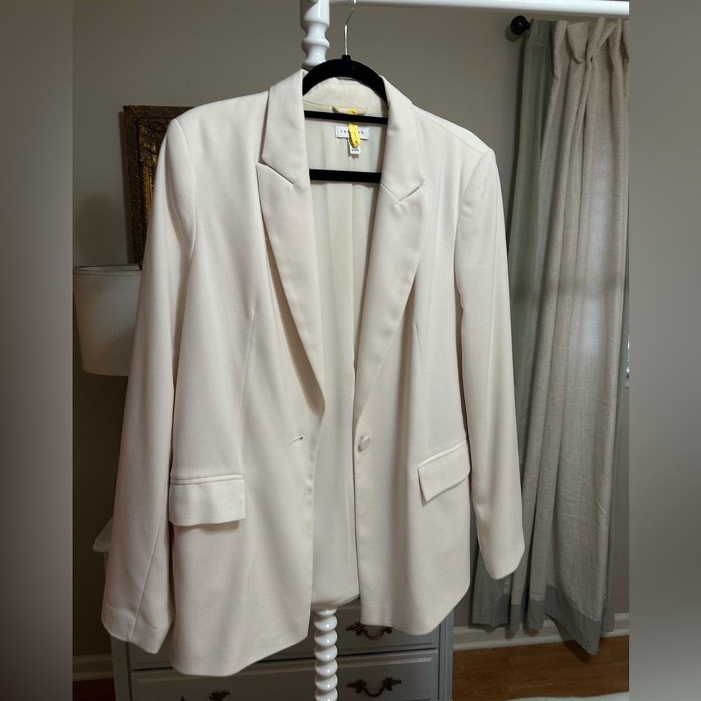 topshop cream blazer - absolutely love this blazer but unfortunately outgrew it